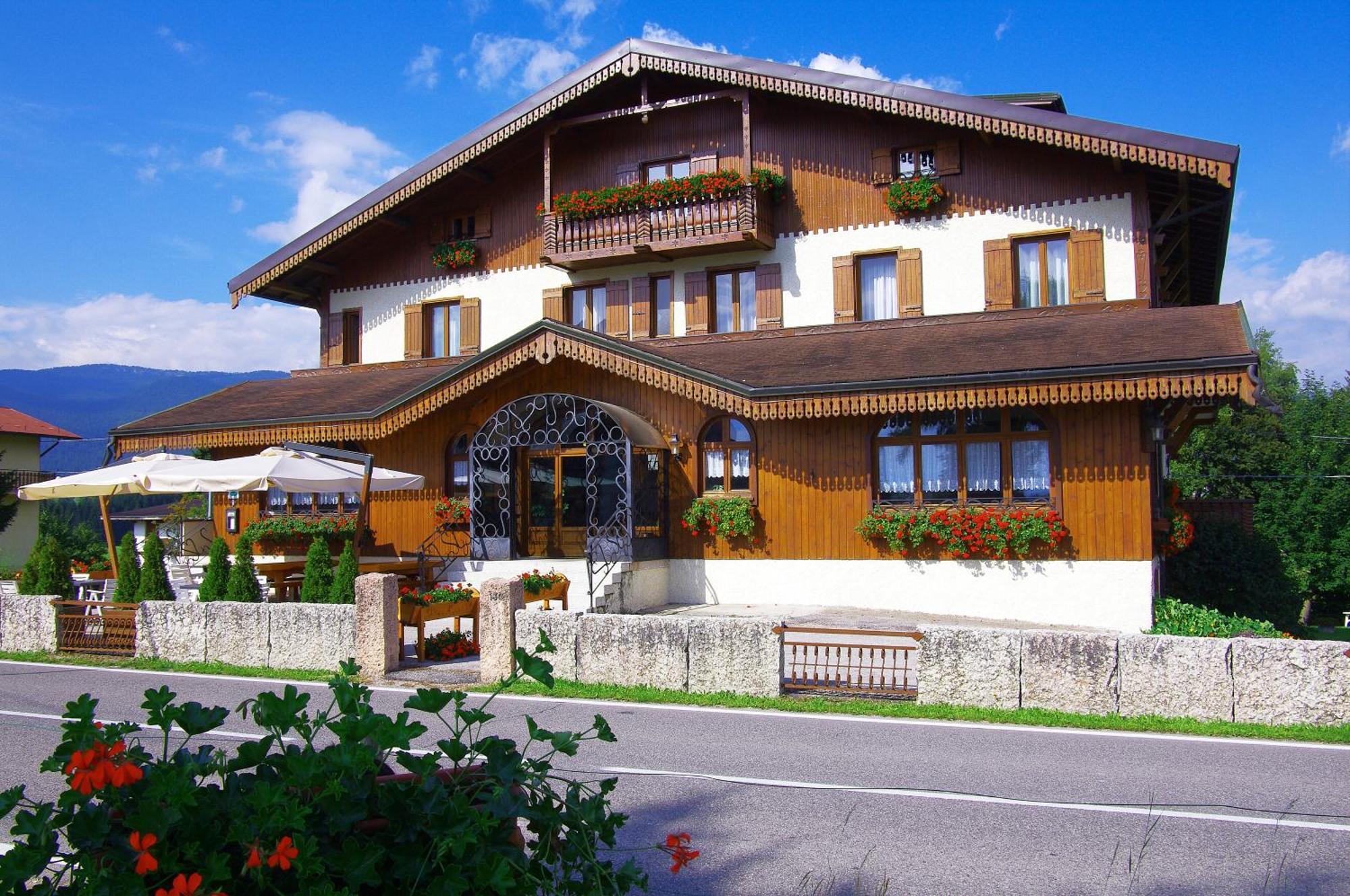Rutzer Hotel Ristorante & Panoramic Spa Asiago Exterior photo